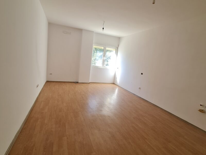 Okazion! Shitet apartament 2+1, Fresku, rruga e Dajtit - 65.000 Euro - I Negociueshem