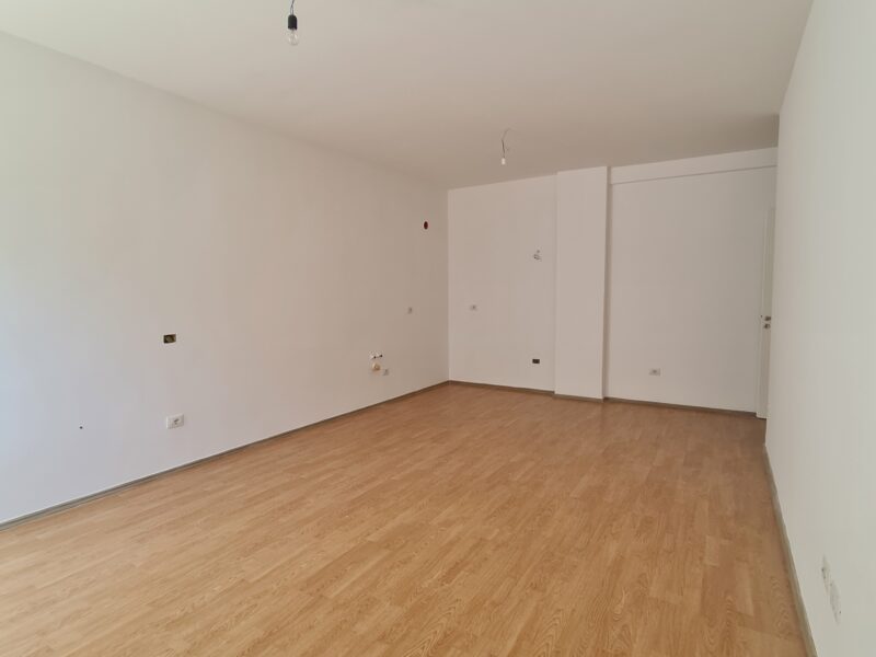 Okazion! Shitet apartament 2+1, Fresku, rruga e Dajtit - 65.000 Euro - I Negociueshem