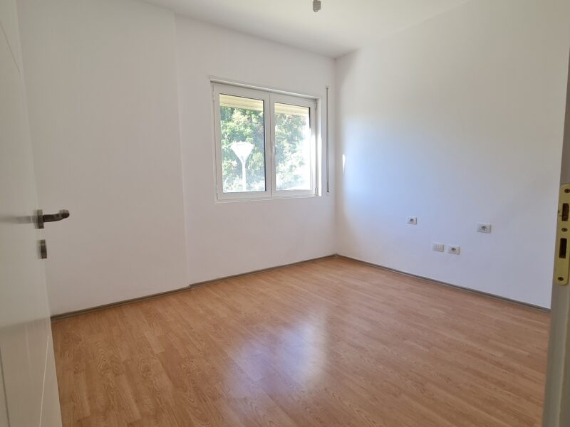 Okazion! Shitet apartament 2+1, Fresku, rruga e Dajtit - 65.000 Euro - I Negociueshem