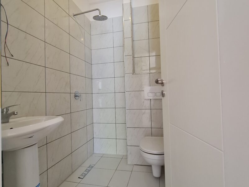 Okazion! Shitet apartament 2+1, Fresku, rruga e Dajtit - 65.000 Euro - I Negociueshem