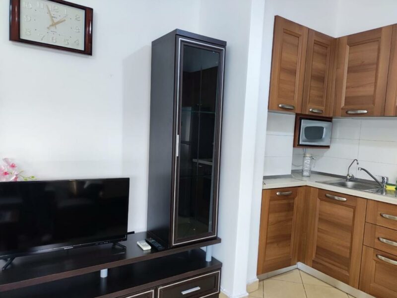 Jepet me qira apartament 1+1,Xhamllik-Rruga Xhanfize Keko