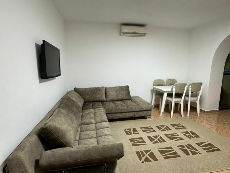 Jepet me Qira apartament 2+1 Rruga e Durresit