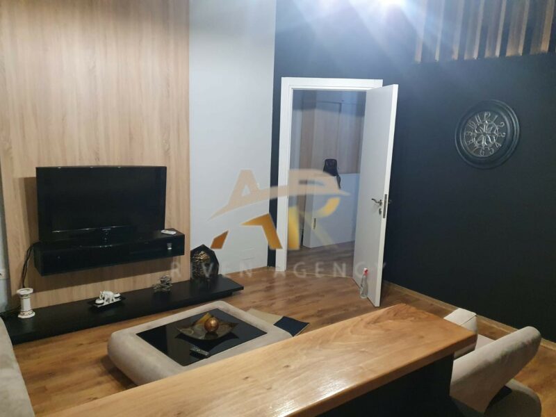 Shitet apartament 2+1 Kodra e Diellit