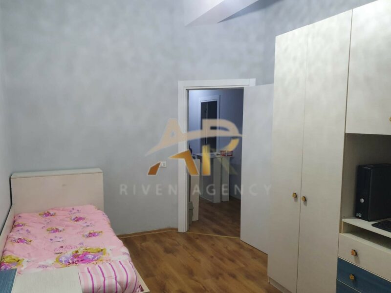 Shitet apartament 2+1 Kodra e Diellit